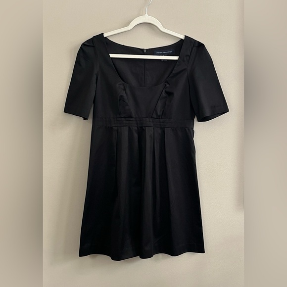 French Connection Dresses & Skirts - French Connection black scoop neck short sleeves mini dress size 8